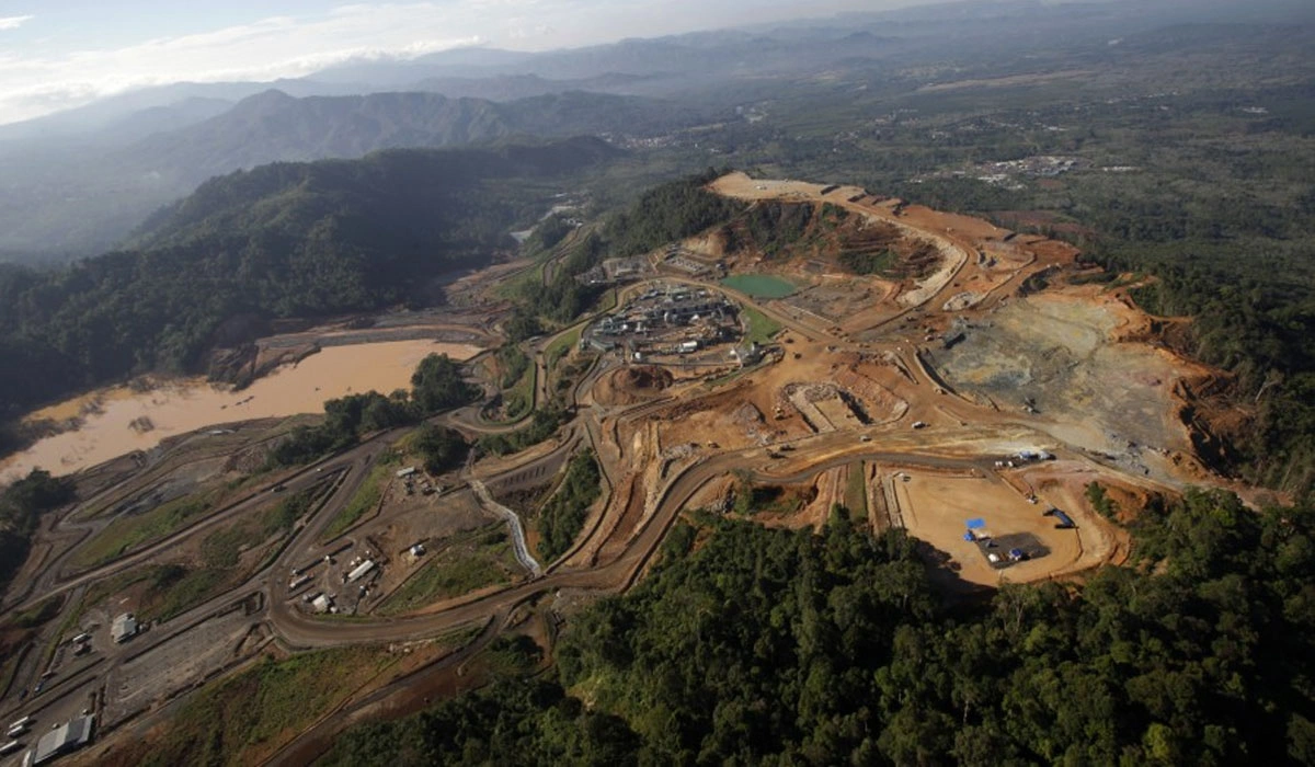 Singgung Tambang Emas Martabe